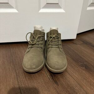 Women’s Olive Lace-Up Boots